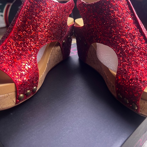 WOMENS CORKYS RED GLITTER WEDGES NIB SIZE 7 - Picture 6 of 13